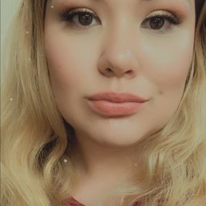 Meet your Posher, Isabel